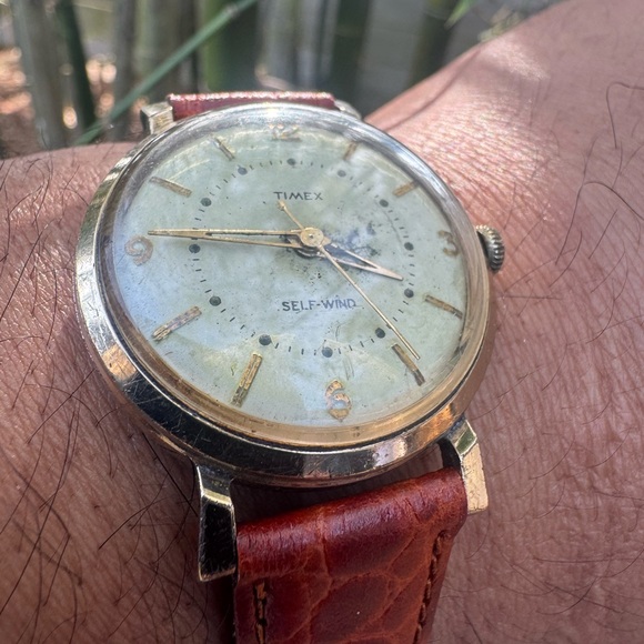 Vtg Timex Self-Wind Gold Tone Men’s Watch 🔥 - Picture 6 of 10